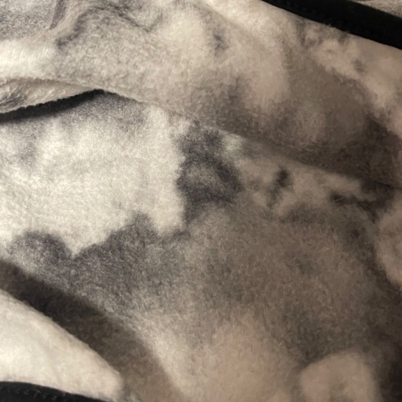 Sweatshirt - Picture 4 of 4